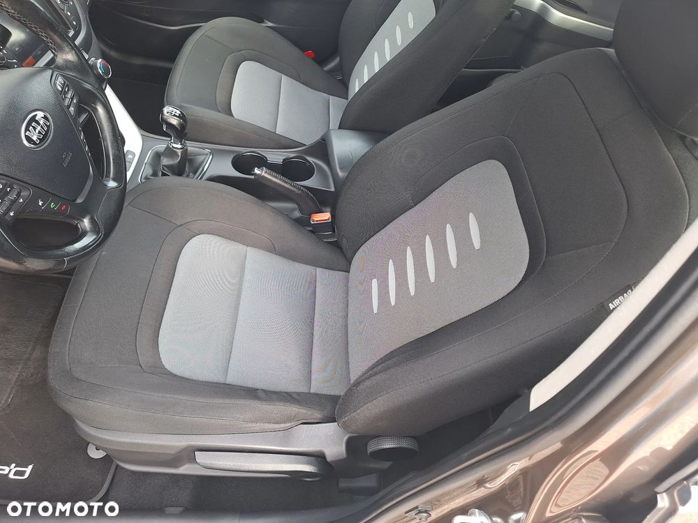 Kia Ceed 1.4 CVVT Fifa World Cup Edition - 16