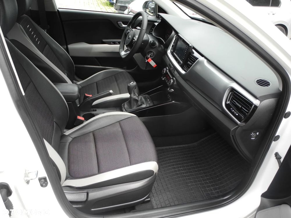 Kia Stonic - 16