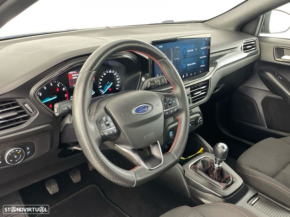 Ford Focus 1.0 EcoBoost MHEV ST-Line - 15