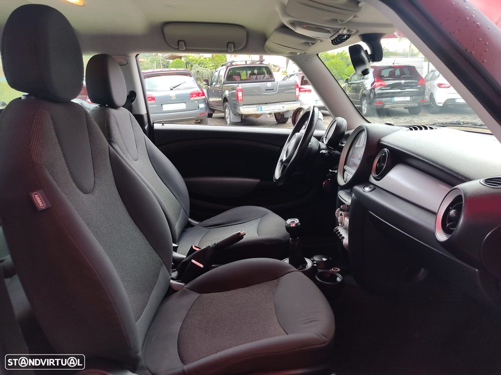 MINI 3 Portas Cooper D - 12