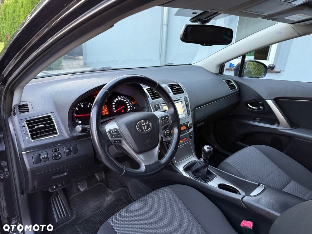 Toyota Avensis Combi 2.0 D-4D Life - 9