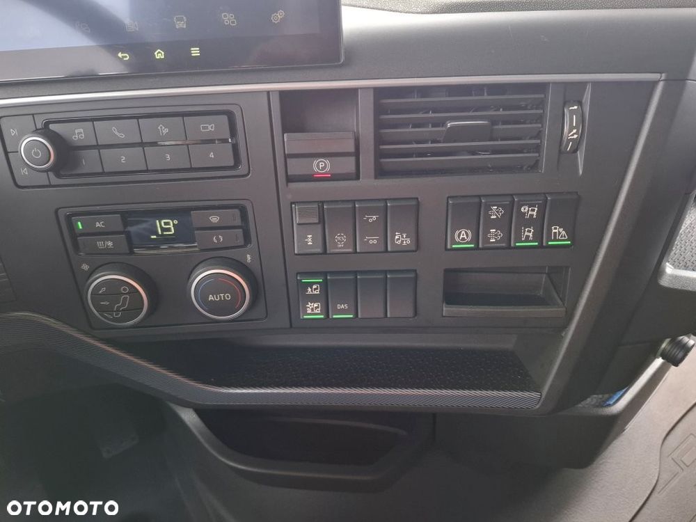 Volvo FH 460KM TC ADR - 17