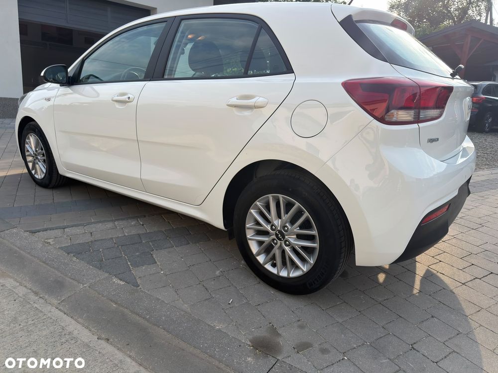 Kia Rio - 6