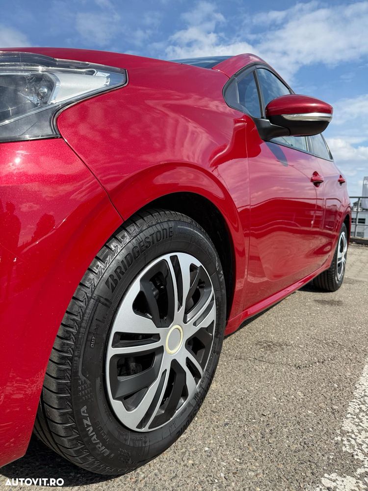 Peugeot 208 1.2 L PureTech ETG Active - 3