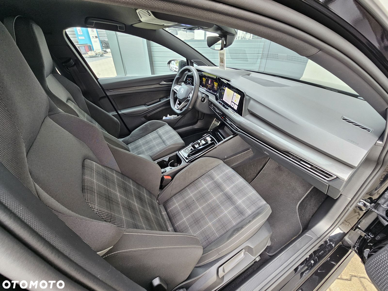 Volkswagen Golf - 32