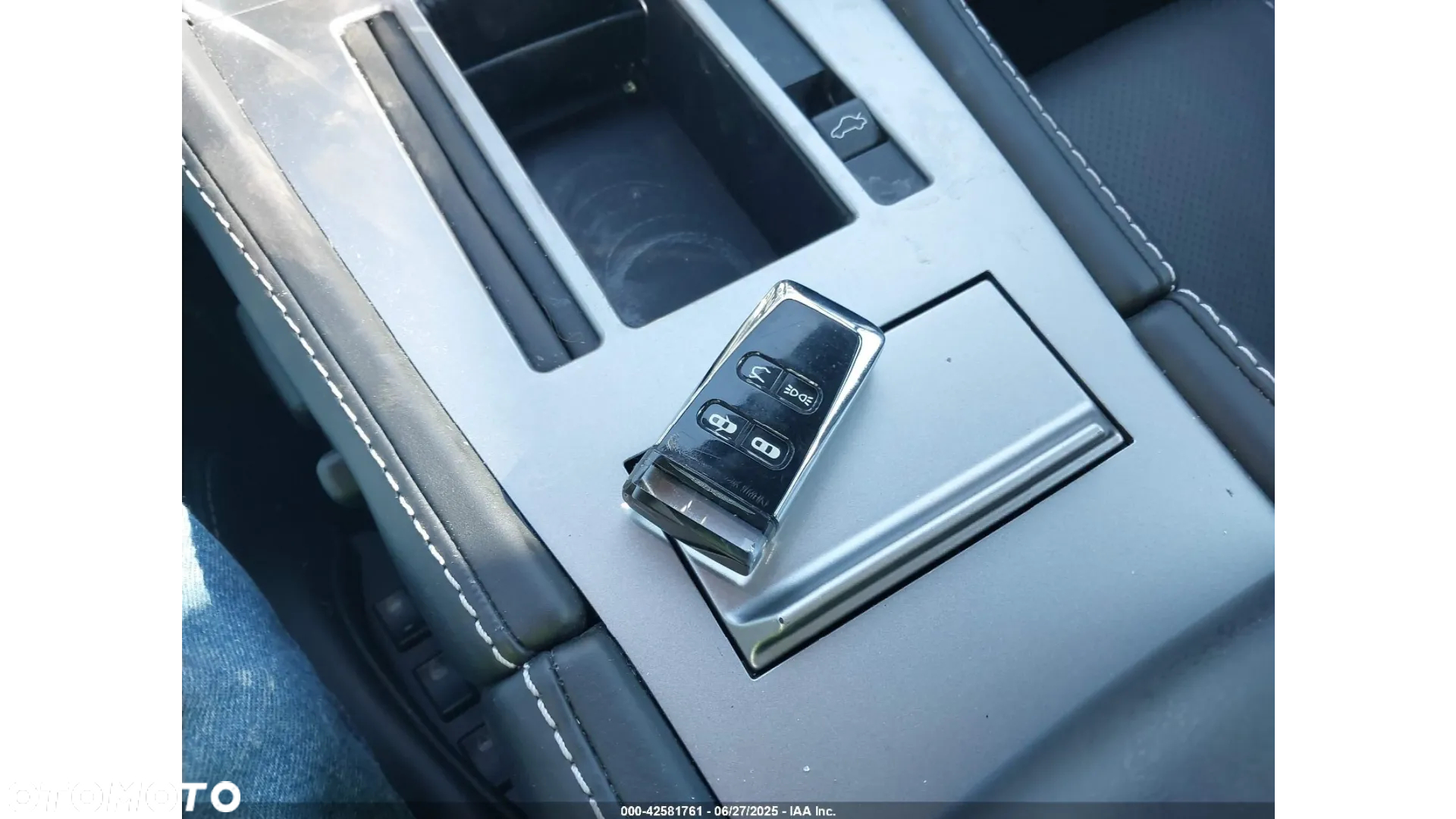 Aston Martin V8 Vantage - 15
