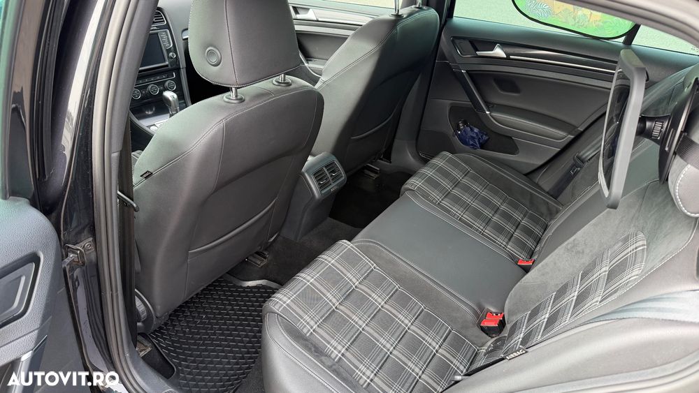 Volkswagen Golf - 7
