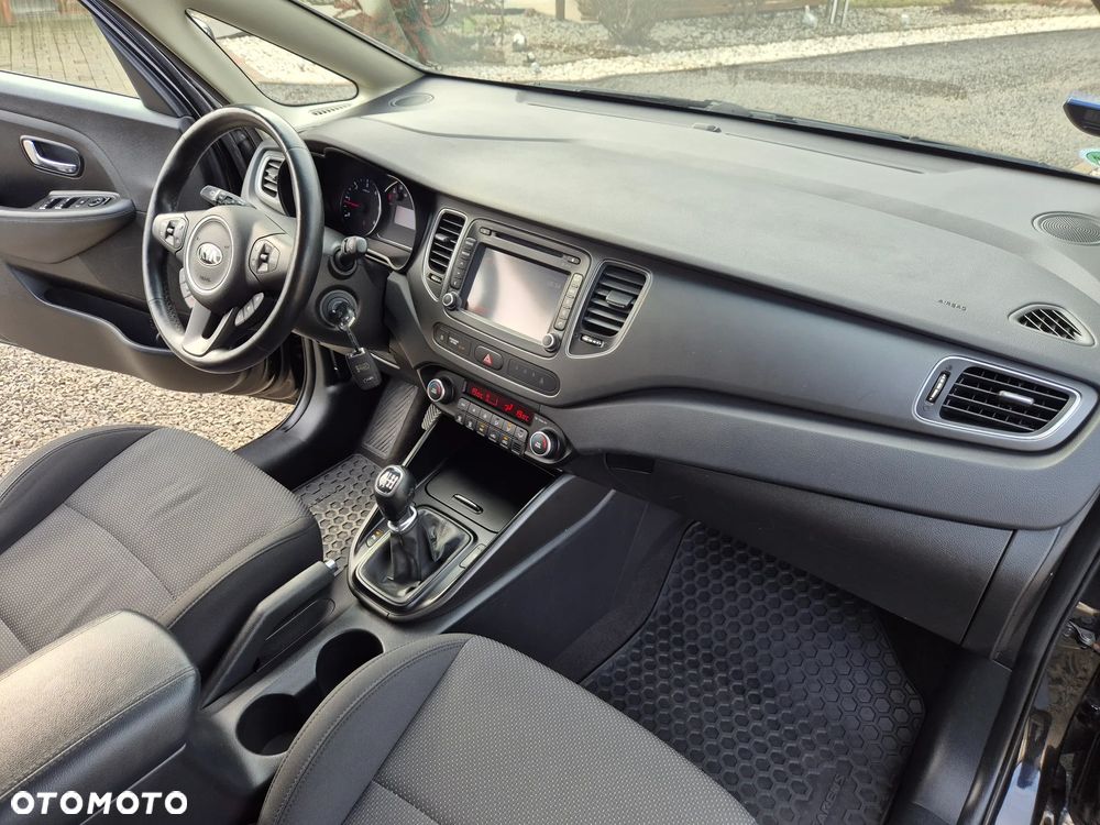 Kia Carens 1.7 CRDi 115 Dream Team Edition - 28