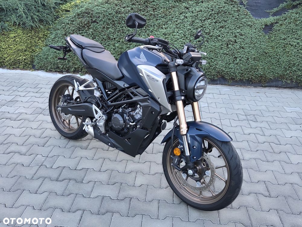 Honda CB - 11