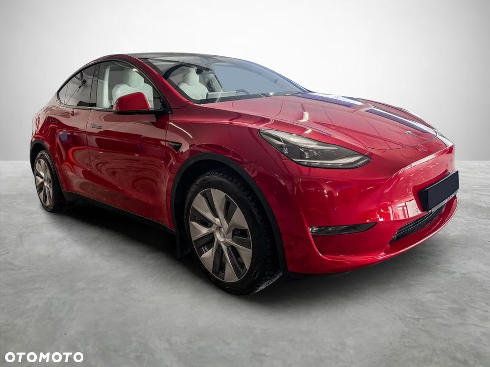 Tesla Model Y - 24