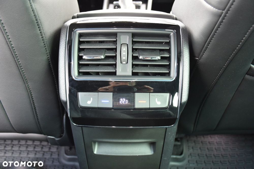 Skoda Superb 2.0 TSI L&K DSG - 33