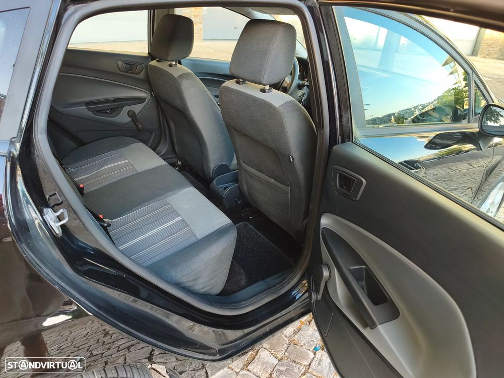 Ford Fiesta 1.25 Techno - 17