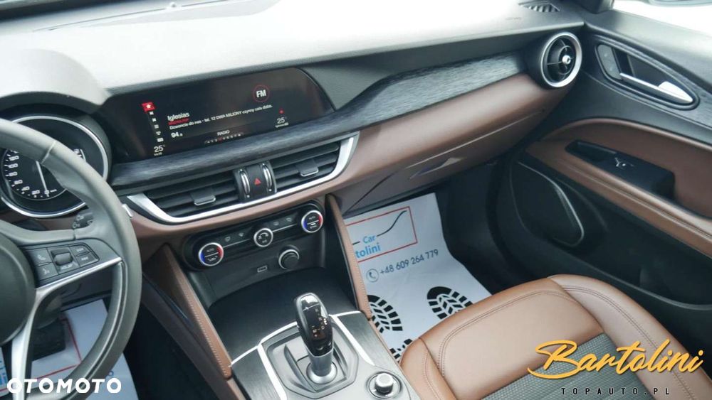 Alfa Romeo Stelvio - 10