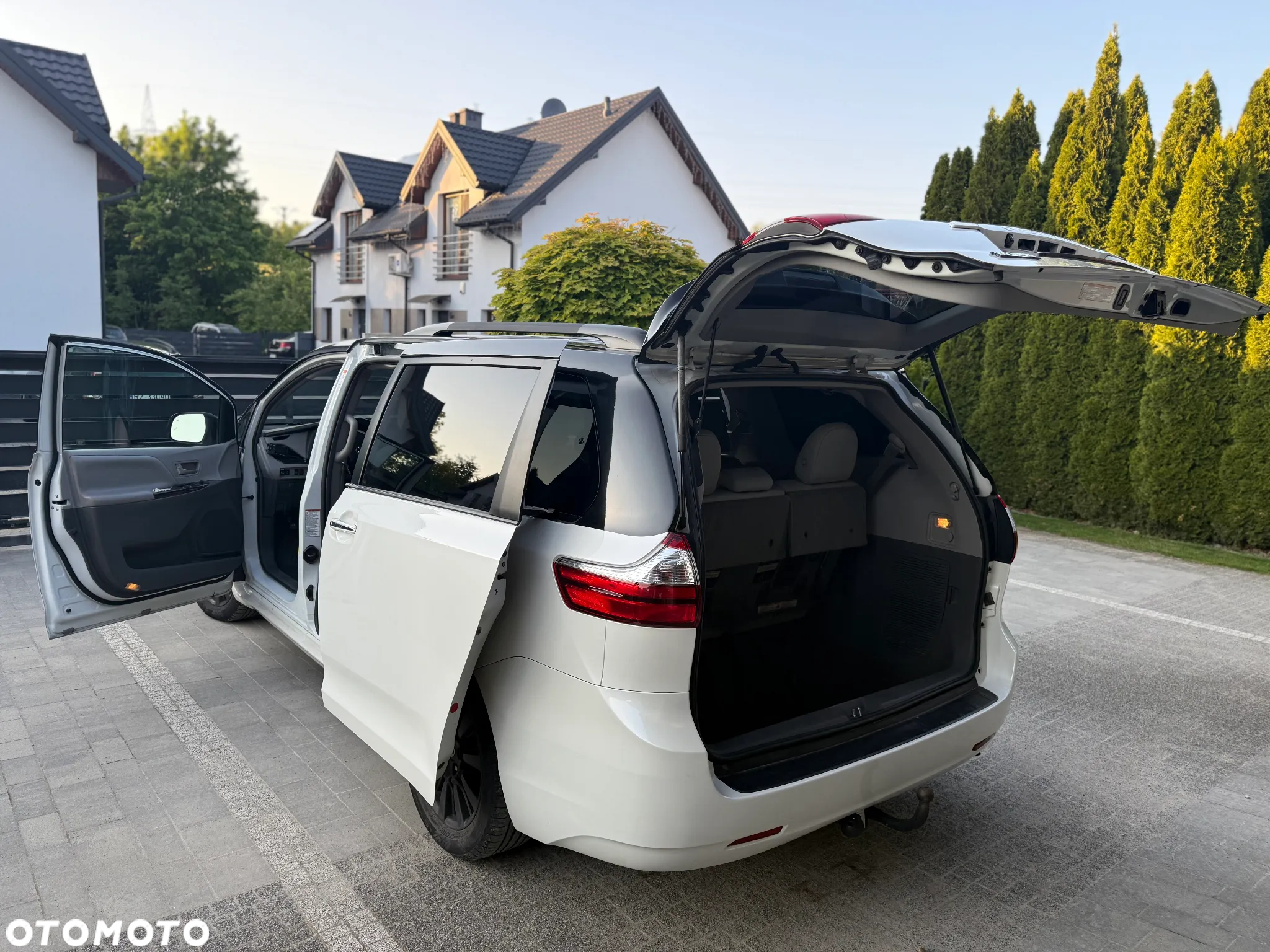 Toyota Sienna 3.5 V6 XLE AWD - 16