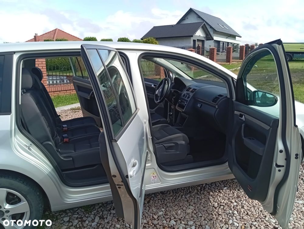 Volkswagen Touran 1.9 TDI DPF Blue Motion Trendline - 6