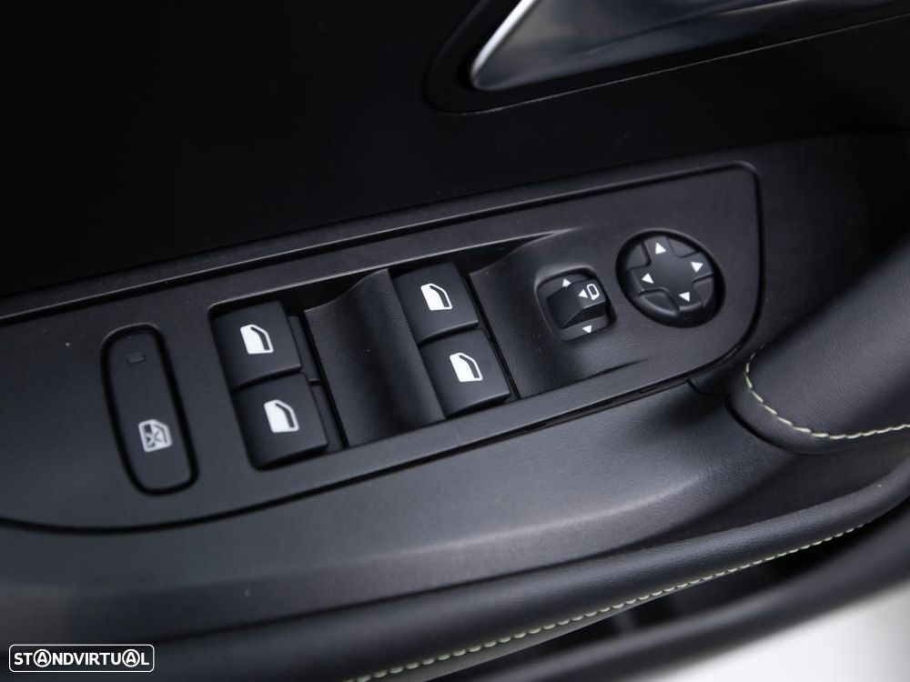Peugeot 2008 1.5 BlueHDi GT EAT8 - 13