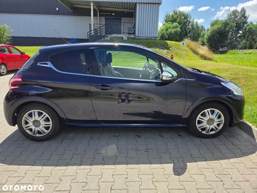 Peugeot 208 ver-e--hdi-fap-115-stop-start-xy - 1