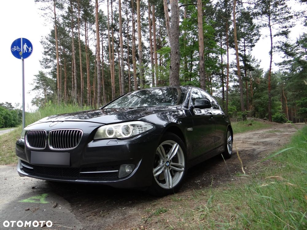 BMW Seria 5 525d - 2