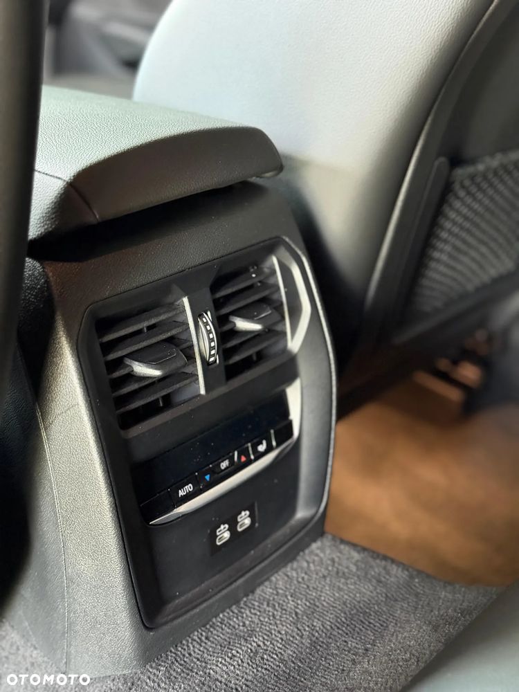BMW Seria 3 320d xDrive mHEV M Sport - 16