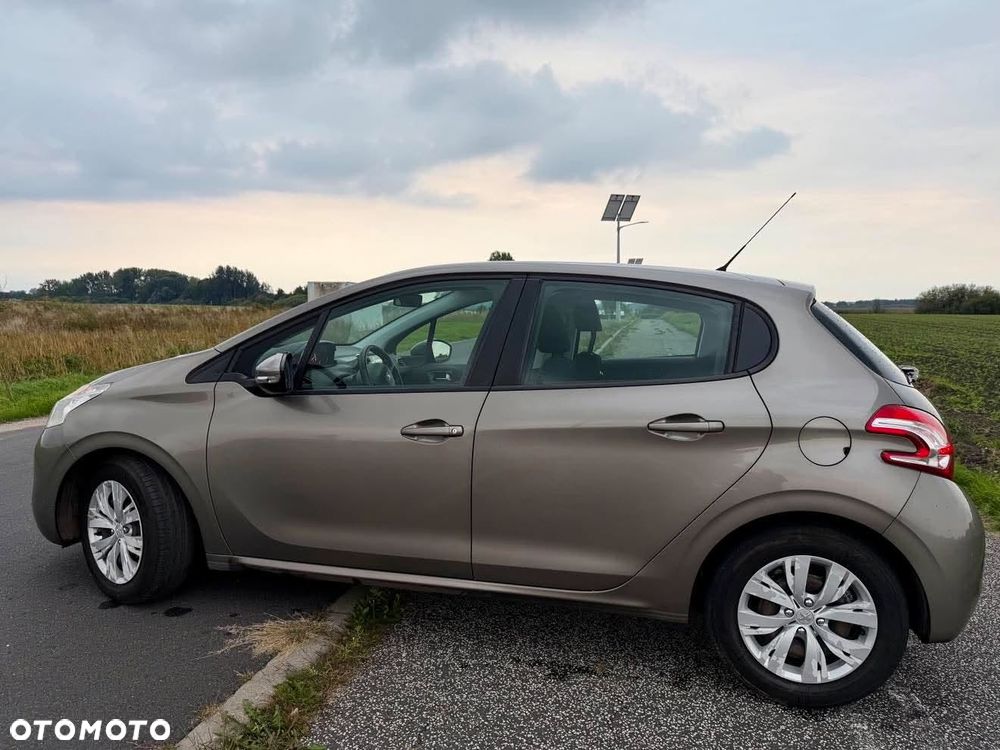 Peugeot 208 - 15