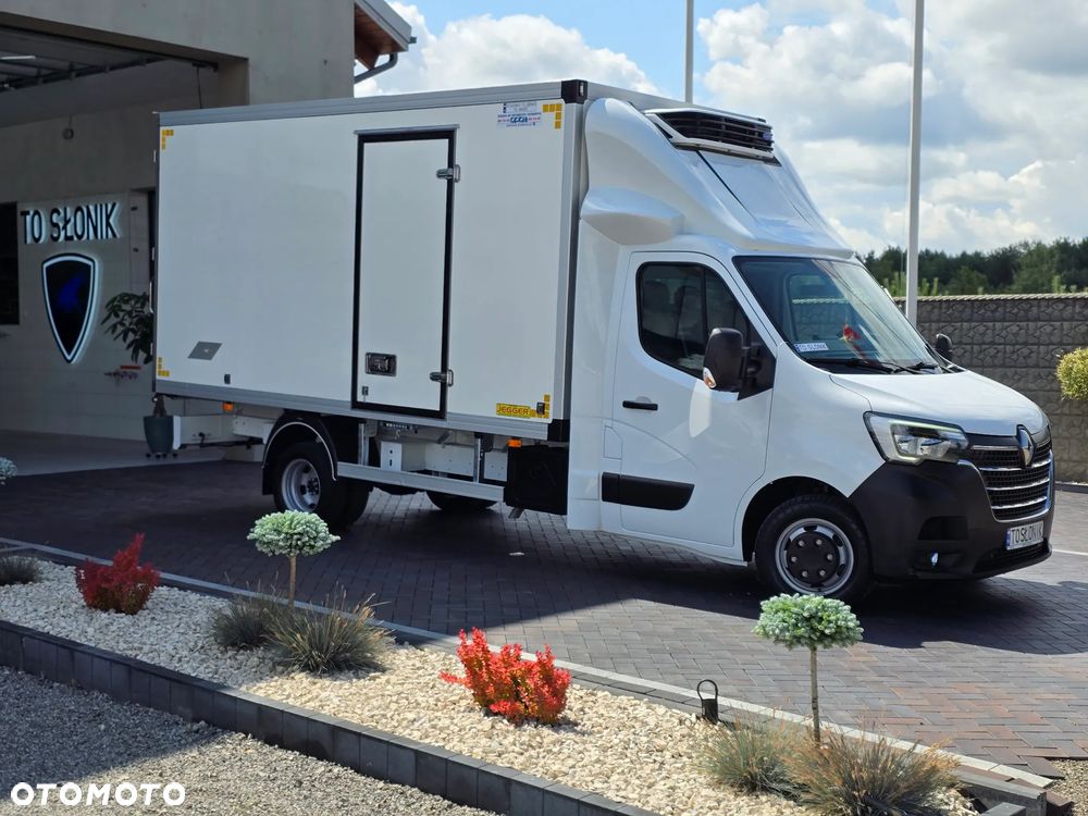 Renault MASTER CHŁODNIA 8 PALET Carrier XARIOS 350 -20*C +20*C 230V STACJONARNE PODŁĄNCZENIE TYLN OŚ BLIŻNIACZA WZMOCNIONA SALON POLSKA 125Tyś km SERWIS ASO RENO DO OSTATNIEGO Km GWARANCJA BOGATA OPCJA WYPOSAŻENIA LEDY HALOGENY TEMPOMAT FOTEL KIEROWCY PNEŁMATYCZNY - 2