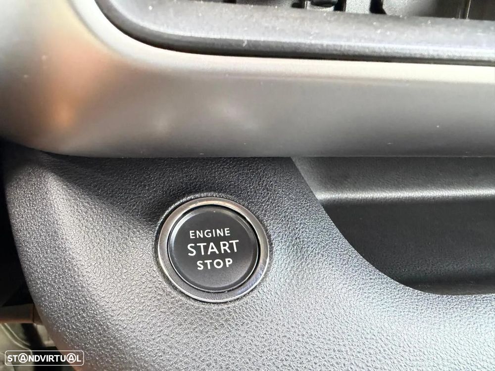 Jeep Avenger 1.2 e-Hybrid Altitude DCT - 37