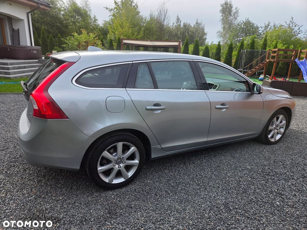 Volvo V60 D3 Drive-E Momentum - 8