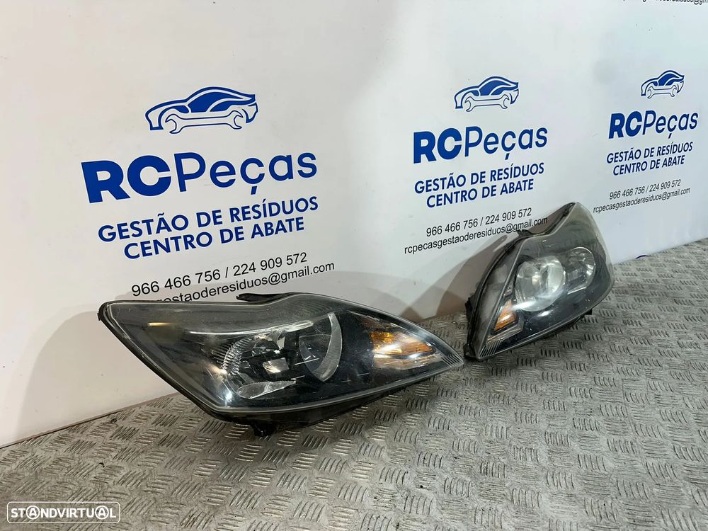 .Conjunto Farois Oticas Frente Frontais Original Ford Focus 2 MK2 Fase 2 8M51-13W030-DE 8M51-13W029-DF 2007 - 2010 - 2