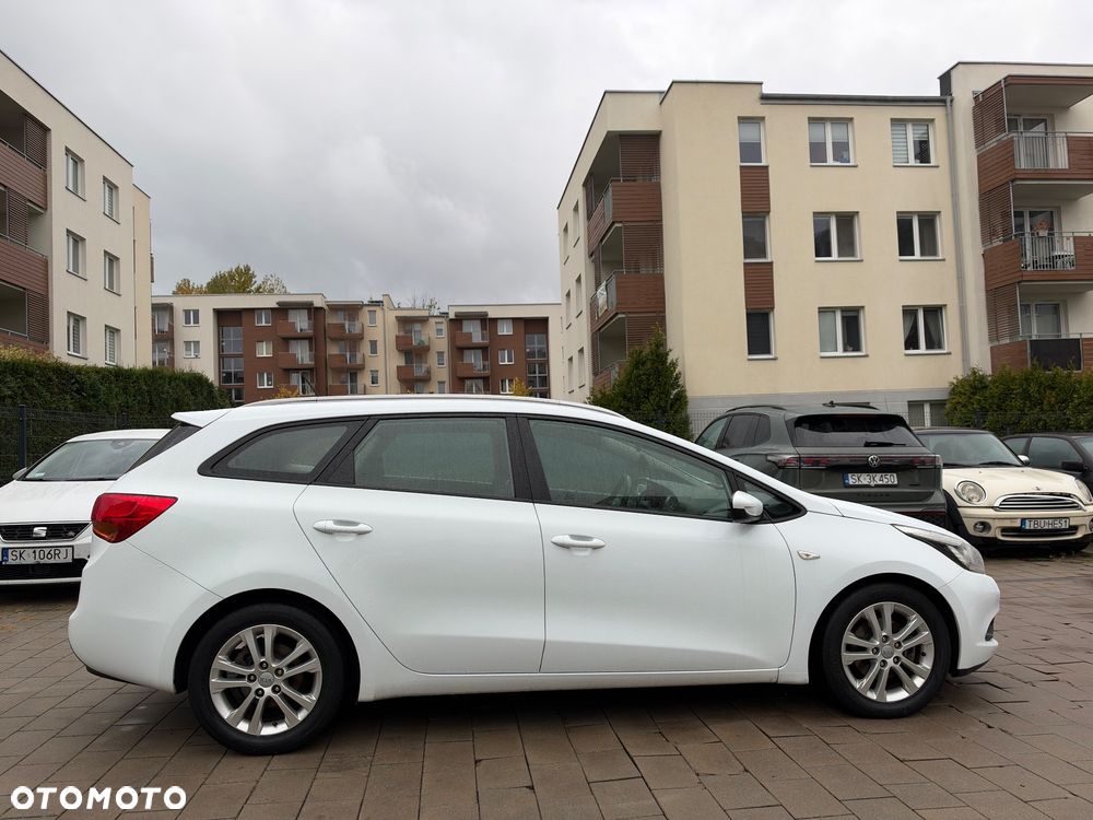 Kia Ceed - 4