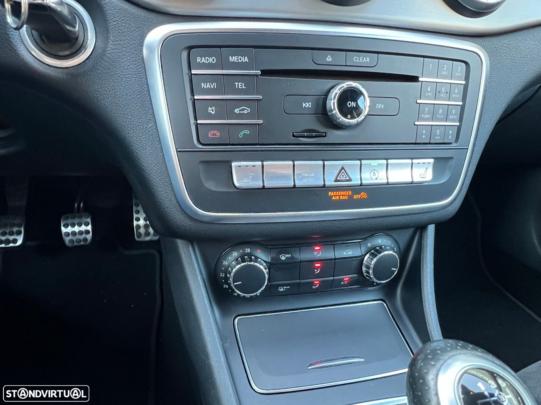 Mercedes-Benz CLA 180 d Shooting Brake AMG Line - 15