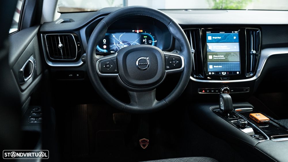 Volvo V60 2.0 T6 AWD TE Core - 23