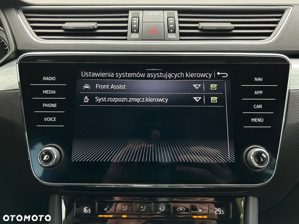 Skoda Superb 2.0 TSI Ambition DSG - 32