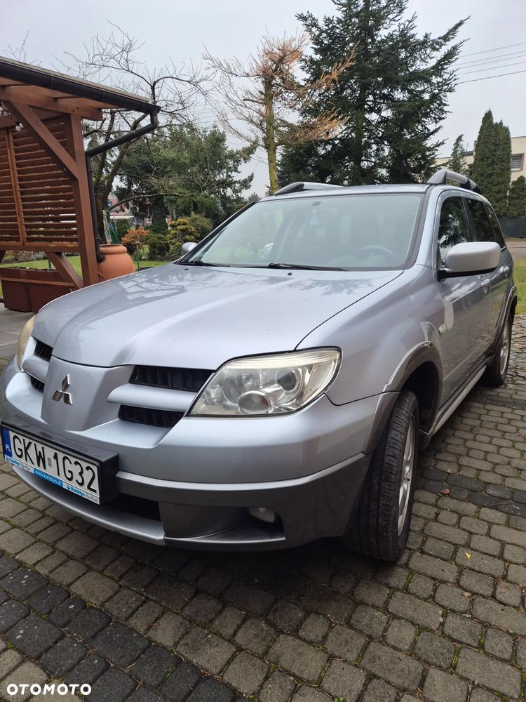 Mitsubishi Outlander 2.0 Comfort 4WD - 24