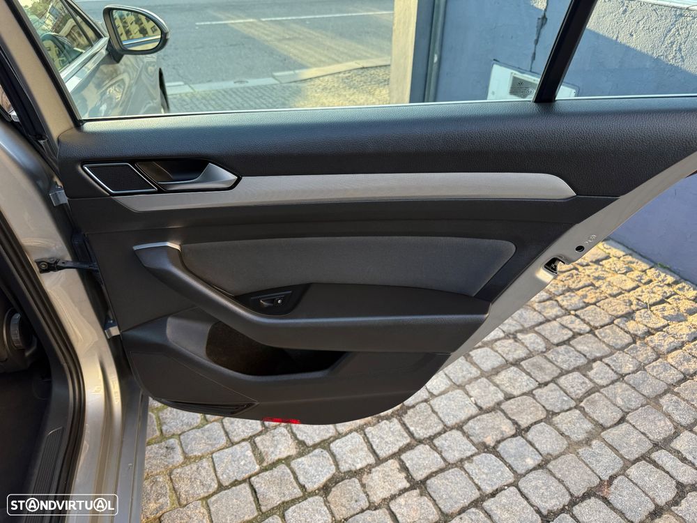 VW Passat 1.6 TDI Highline - 49