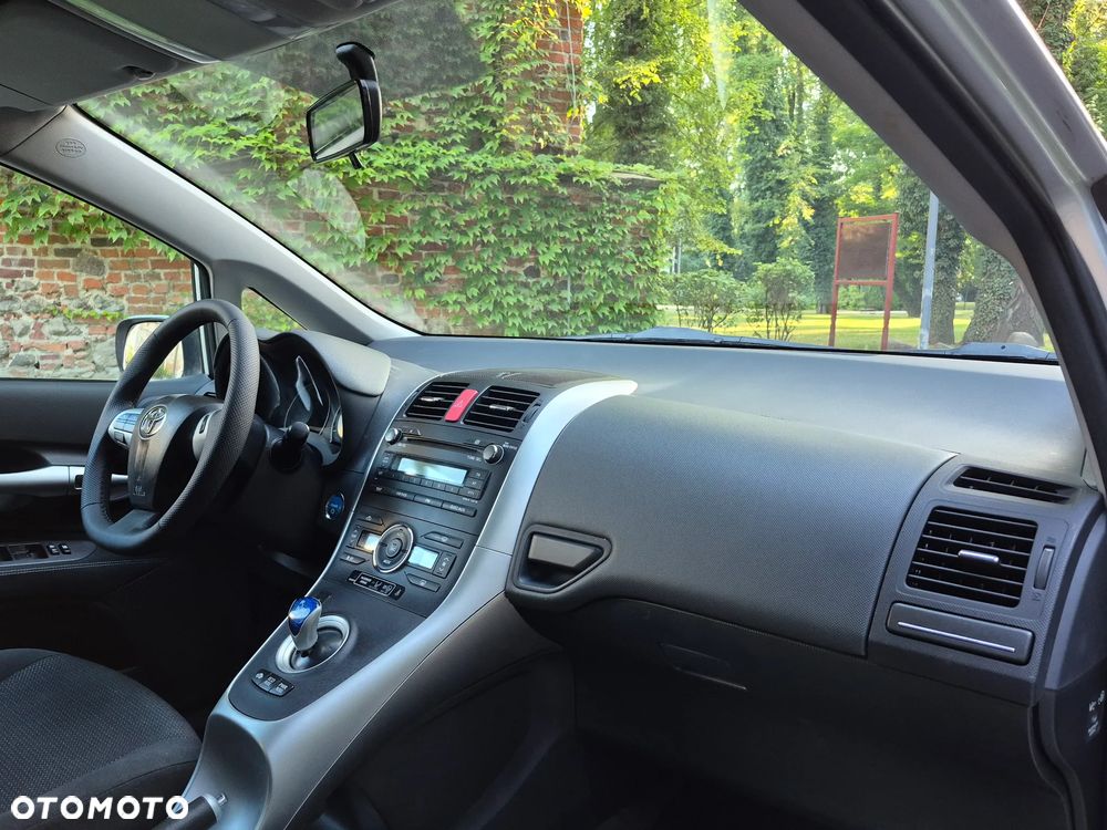 Toyota Auris 1.8 HSD Luna - 15