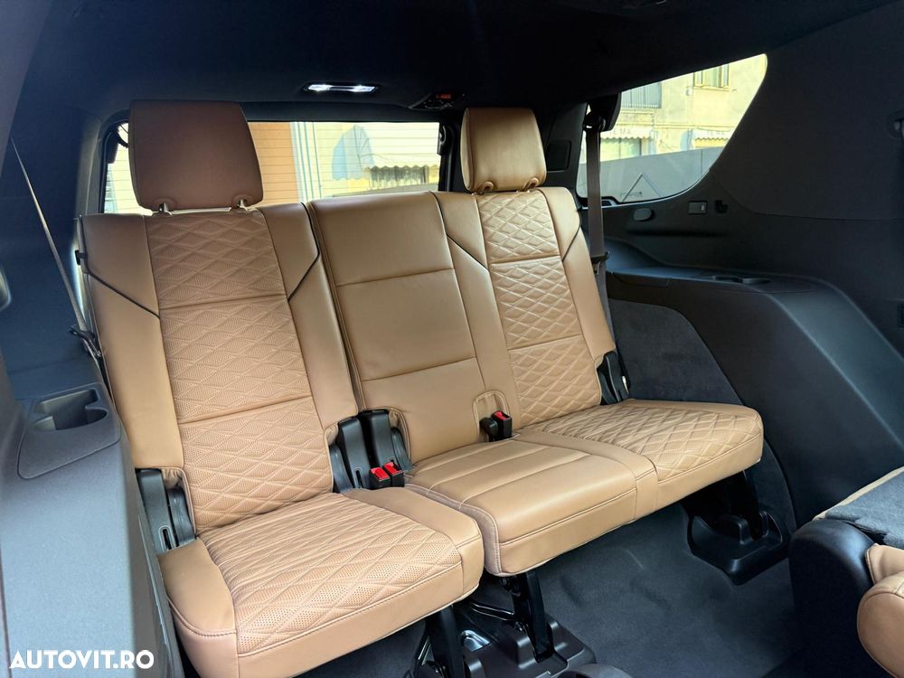 Cadillac Escalade - 7