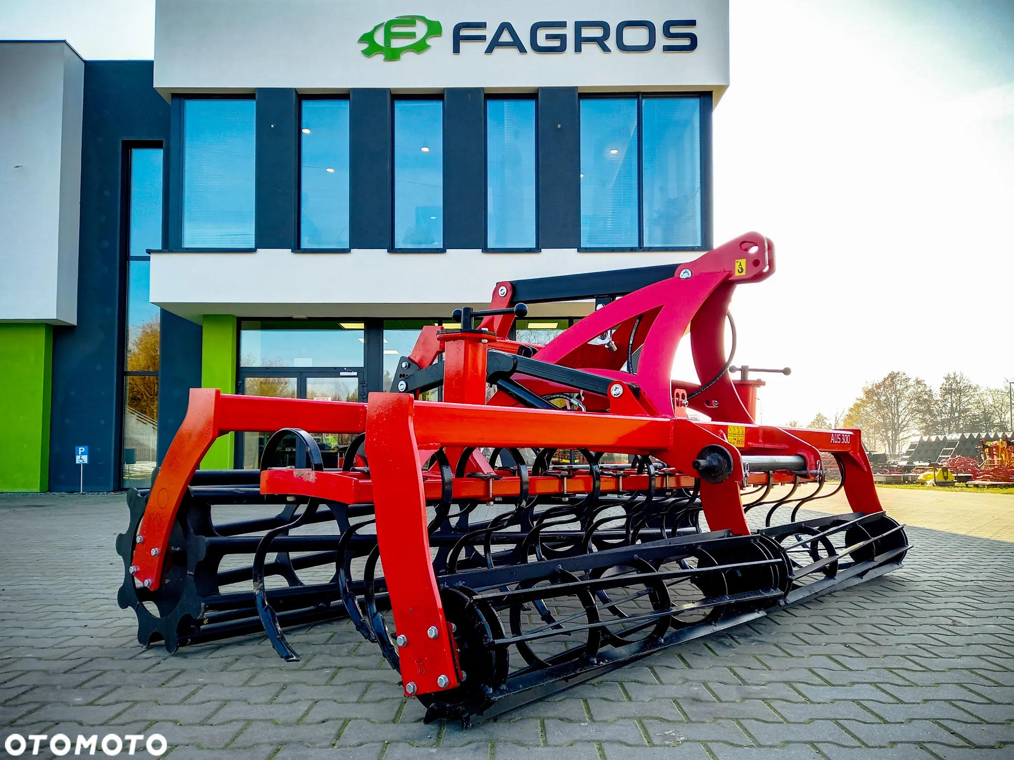 # AGREGAT UPRAWOWY Przedsiewny Uprawowo Siewny Wał SIEWNIK Kultywator - 3