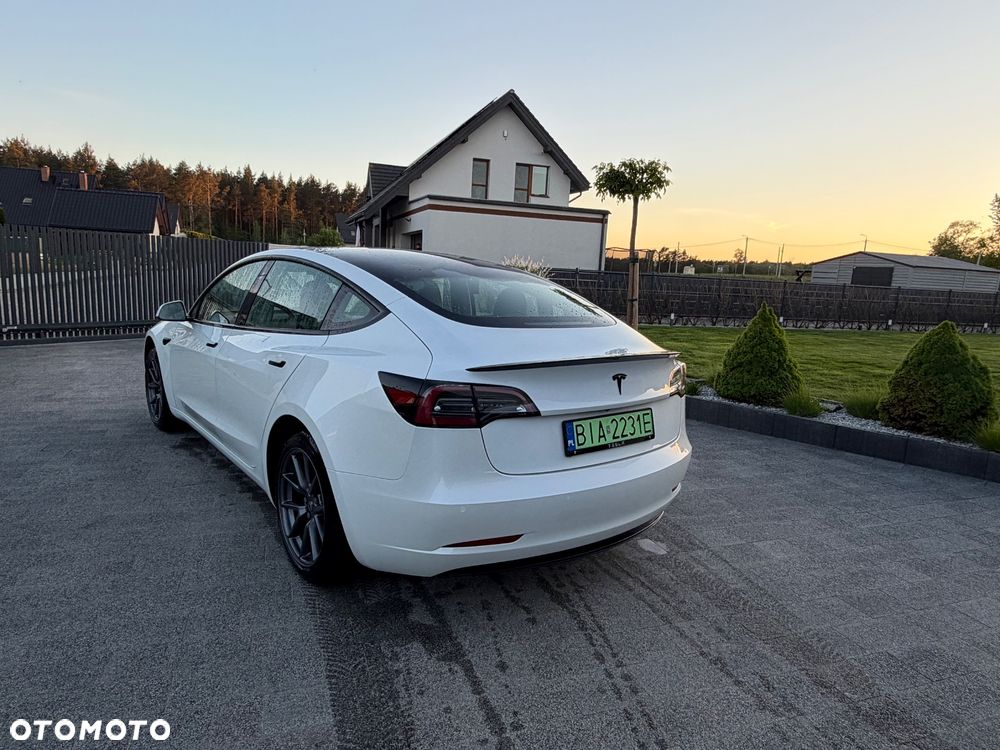 Tesla Model 3 RWD - 16