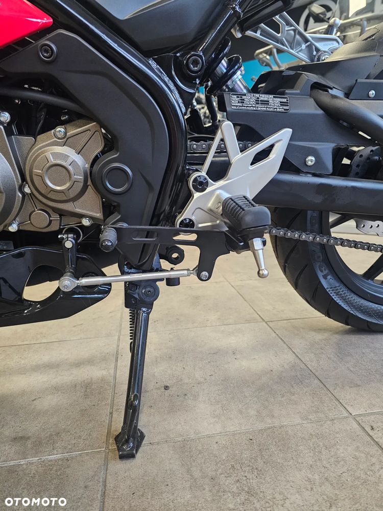 QJMOTOR SRK 125R - 15