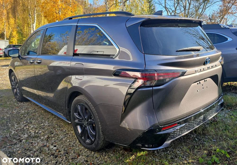 Toyota Sienna - 17