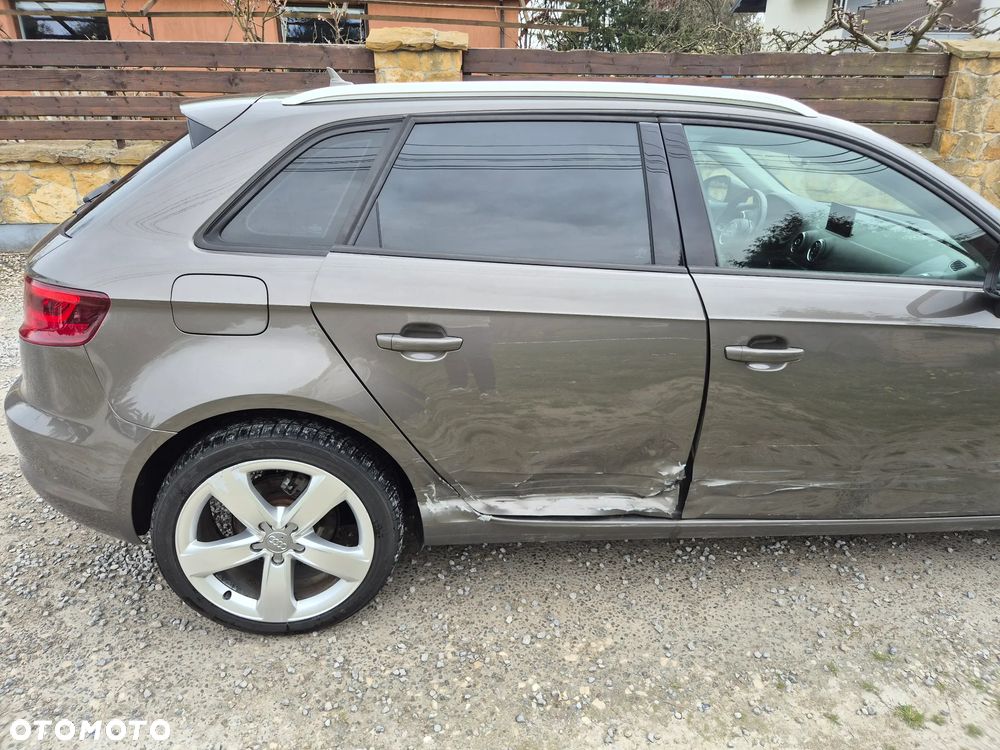 Audi A3 Sportback 1.6 TDI DPF Ambiente - 23