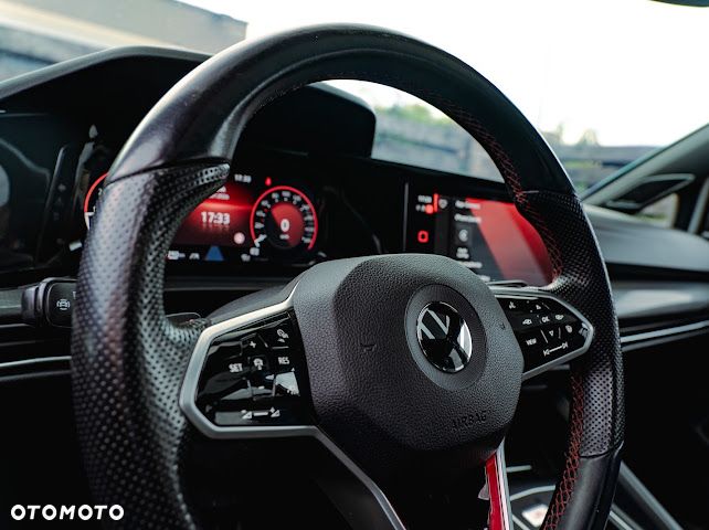 Volkswagen Golf - 10