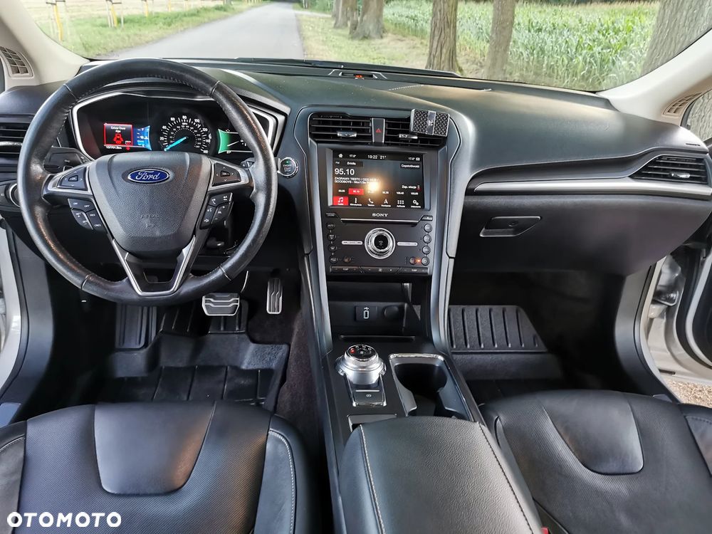 Ford Fusion 2.0 EcoBoost Titanium - 12