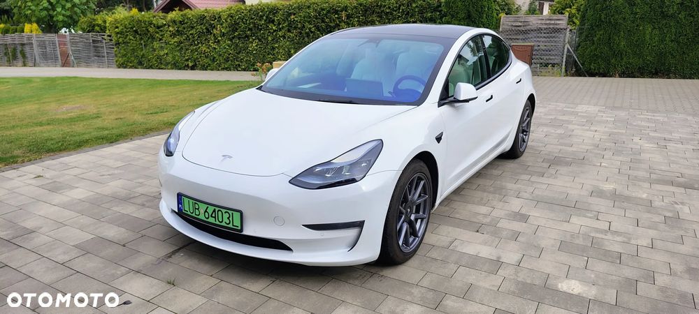 Tesla Model 3 - 1