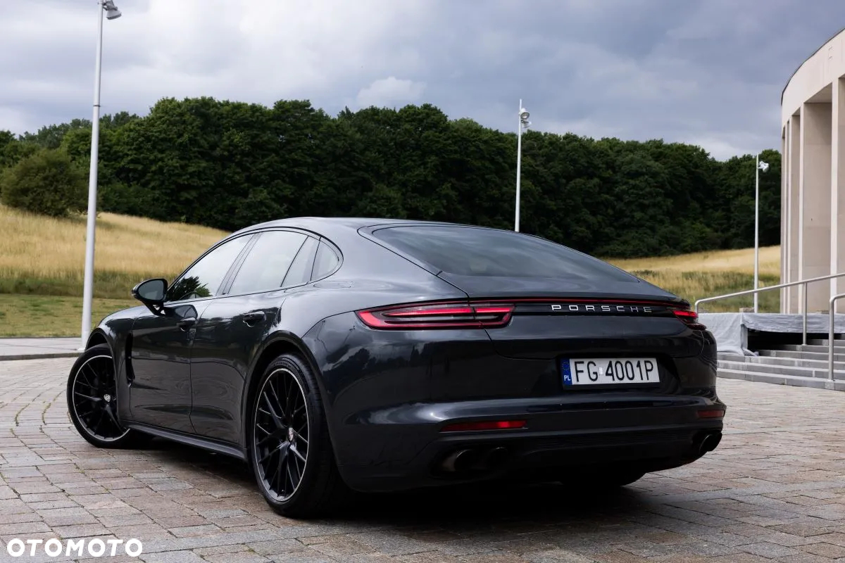Porsche Panamera 4S - 4