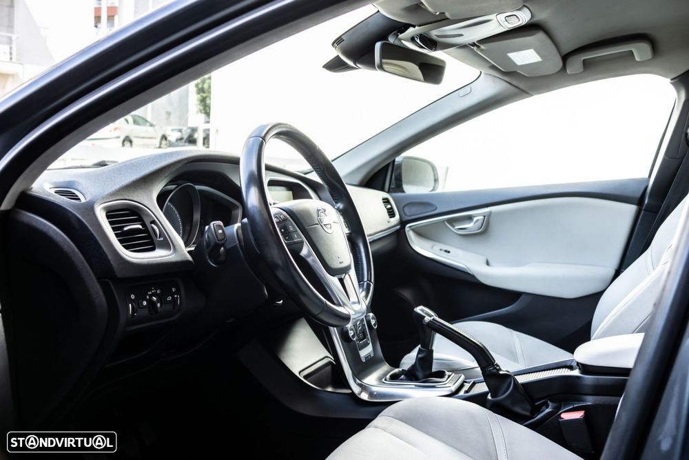 Volvo V40 1.6 D2 Momentum - 15