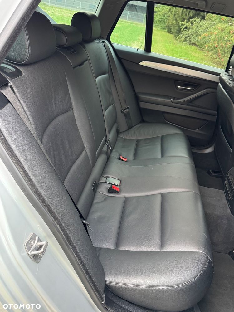 BMW Seria 5 518d - 19