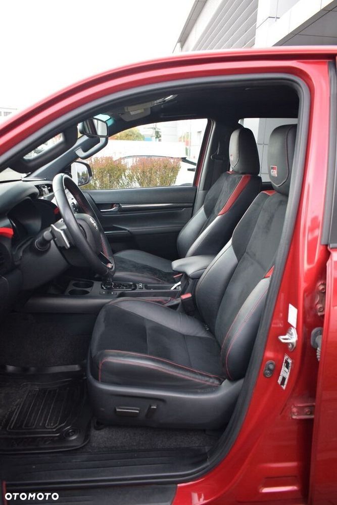 Toyota Hilux 2.8 D-4D Double Cab GR Sport 4x4 - 9