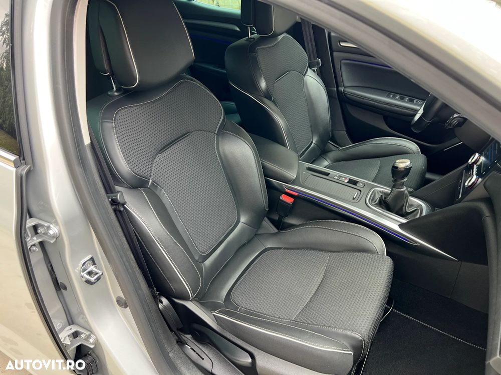 Renault Megane ENERGY dCi 110 Start & Stop Bose Edition - 13