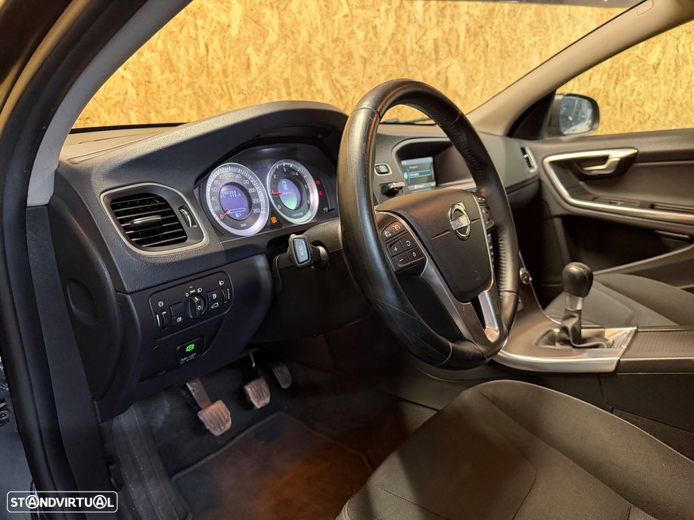 Volvo V60 1.6 D2 Drive Momentum Start/Stop - 7